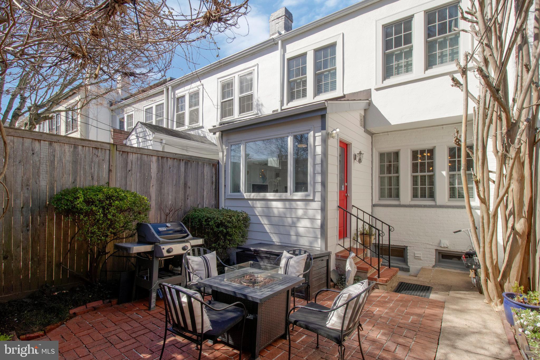 4462 Reservoir Road Northwest Washington, DC 20007 - Photo 40 of 46 Fabulous privacy to entertain and garden.