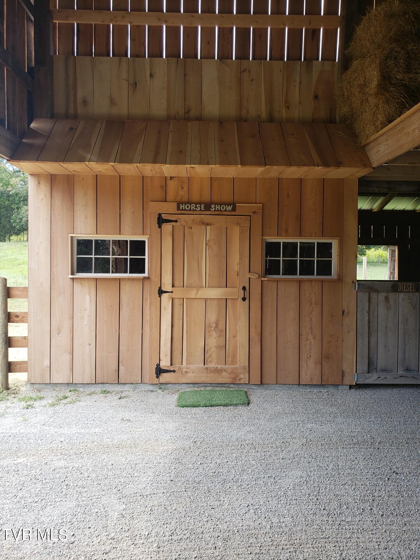 483 Wisecarver Road Mosheim, TN 37818 - Photo 23 of 52 Barn/Tackroom