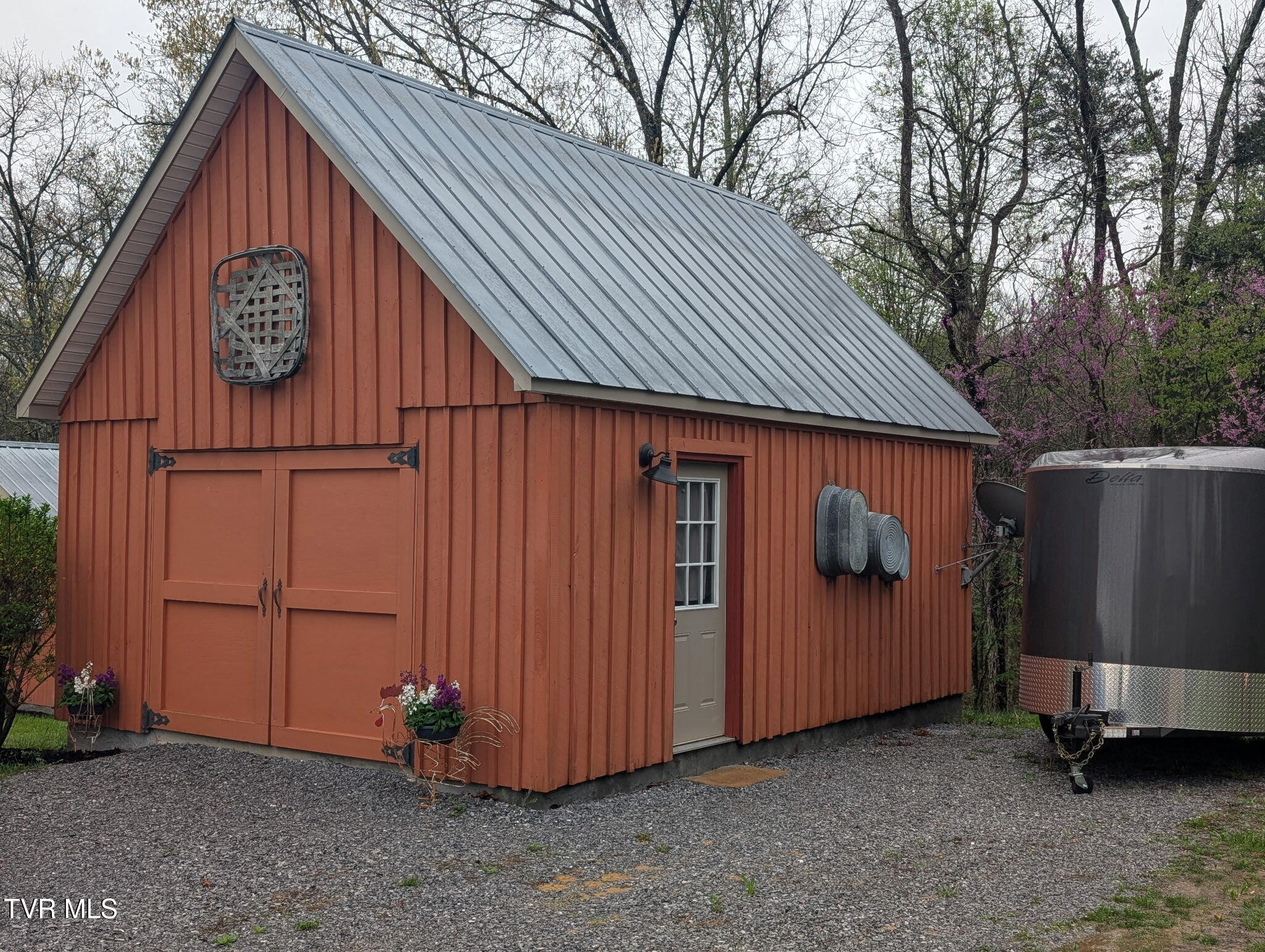 483 Wisecarver Road Mosheim, TN 37818 - Photo 37 of 52 Garage