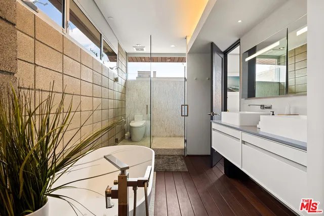 $3,795,000 | 1308 Pacific Avenue, Venice, CA 90291