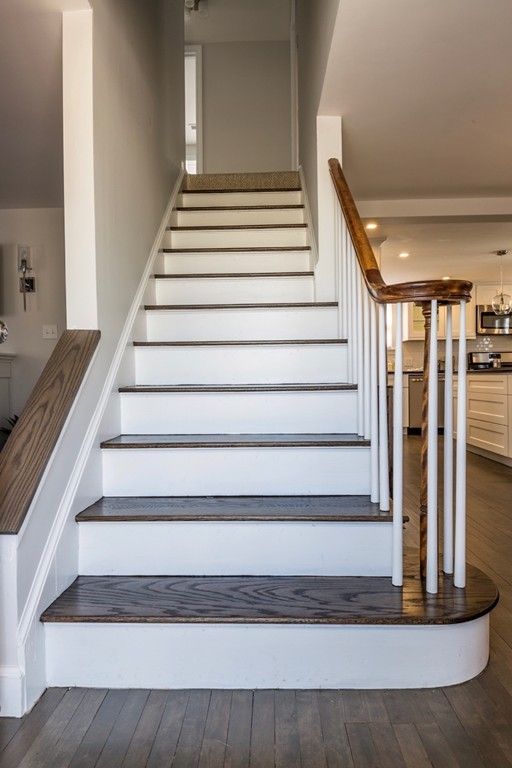 7 Rainbow Road Peabody, MA 01960 - Photo 6 of 21 Gallery Image 6