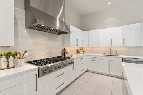 $4,000,000 | 11703 Flintwood Drive, Houston, TX 77024