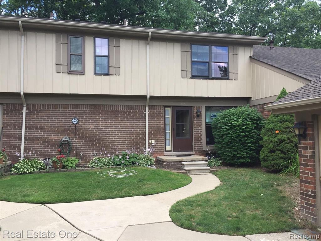 895 Lafayette Court, Unit 12 Rochester, MI 48307 - Photo 1 of 14