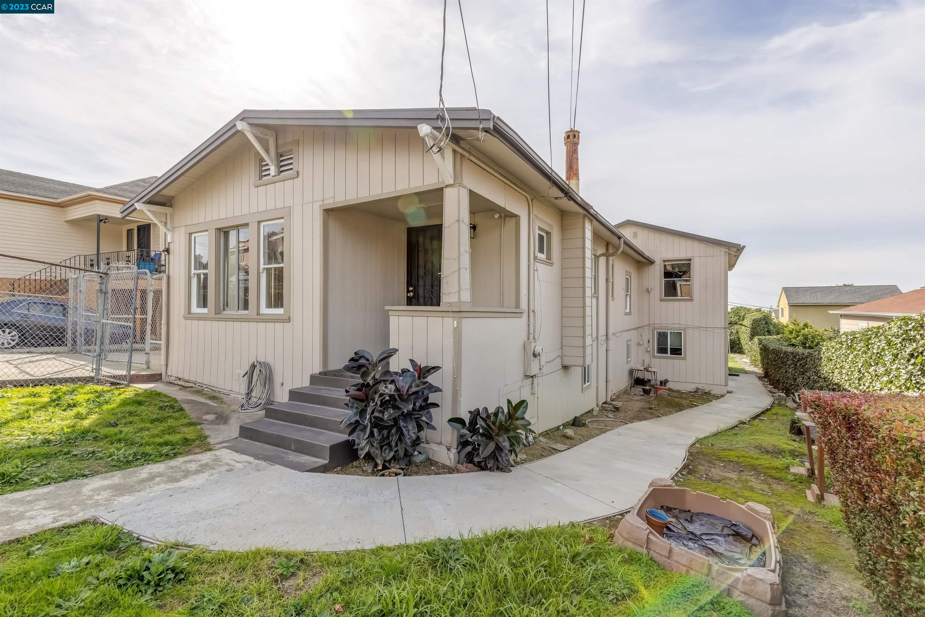 9441 Burr Street, Oakland, CA 94605 Compass