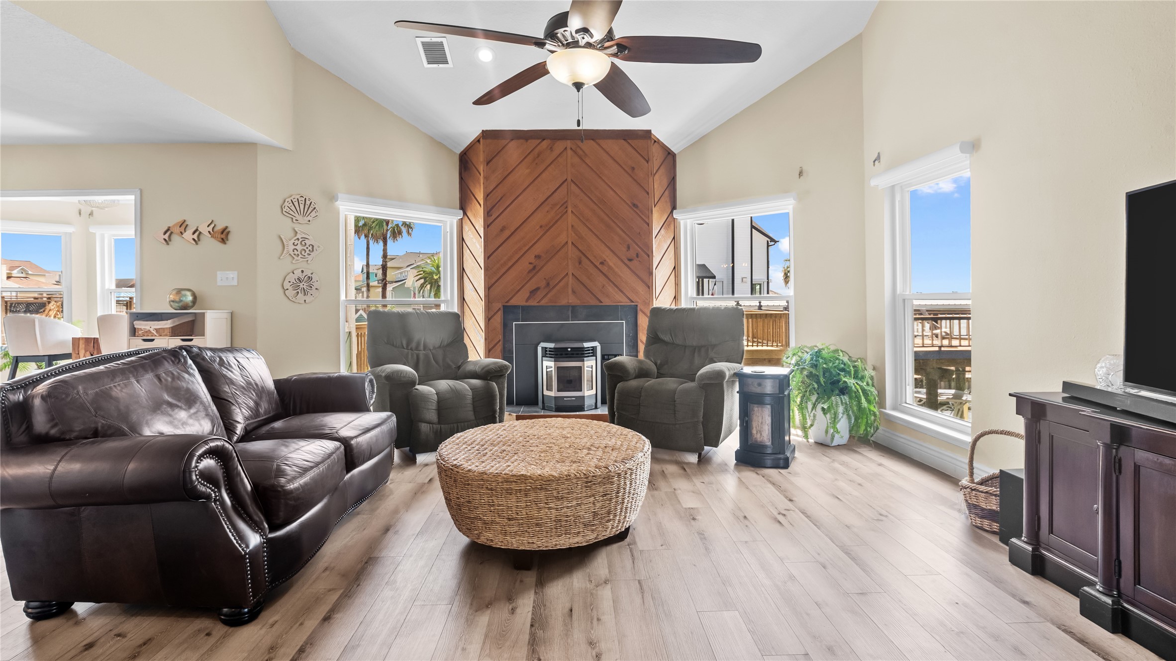 1315 23rd Street Dickinson, TX 77539 - Photo 8 of 47