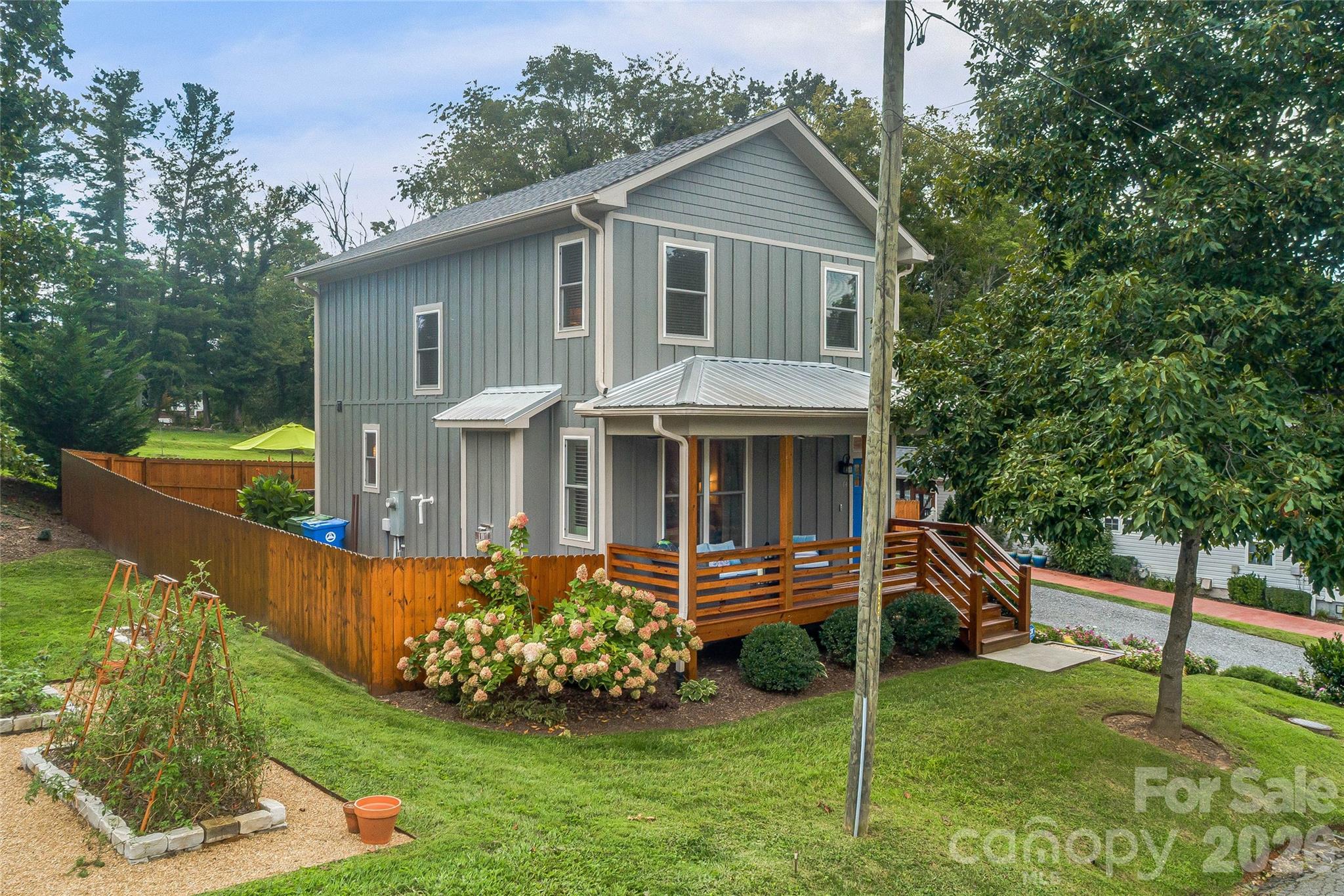 14 Davenport Road Asheville, NC 28806 - Photo 2 of 31