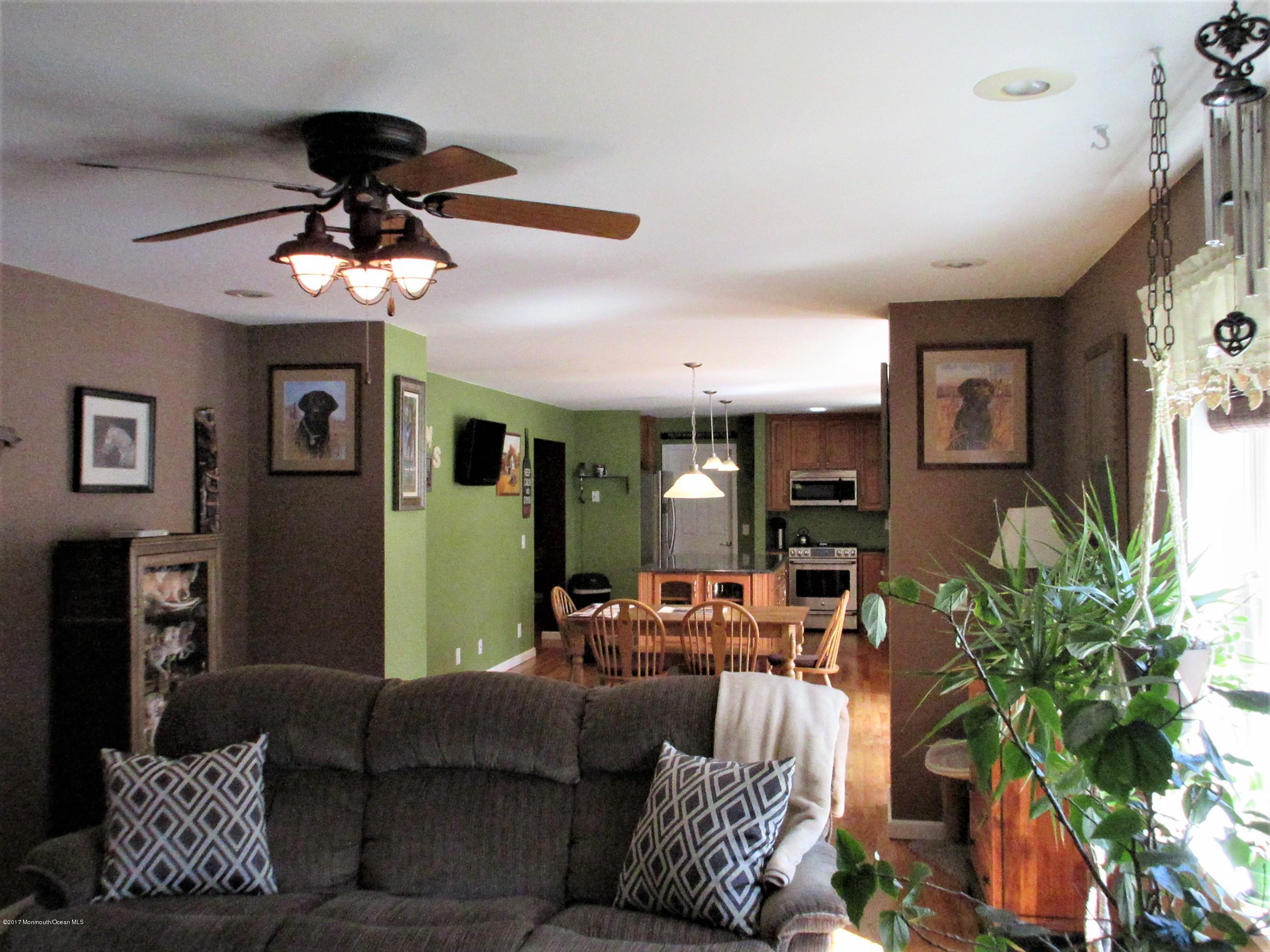 46 Hopkins Road New Egypt, NJ 08533 - Photo 15 of 36 Living Room