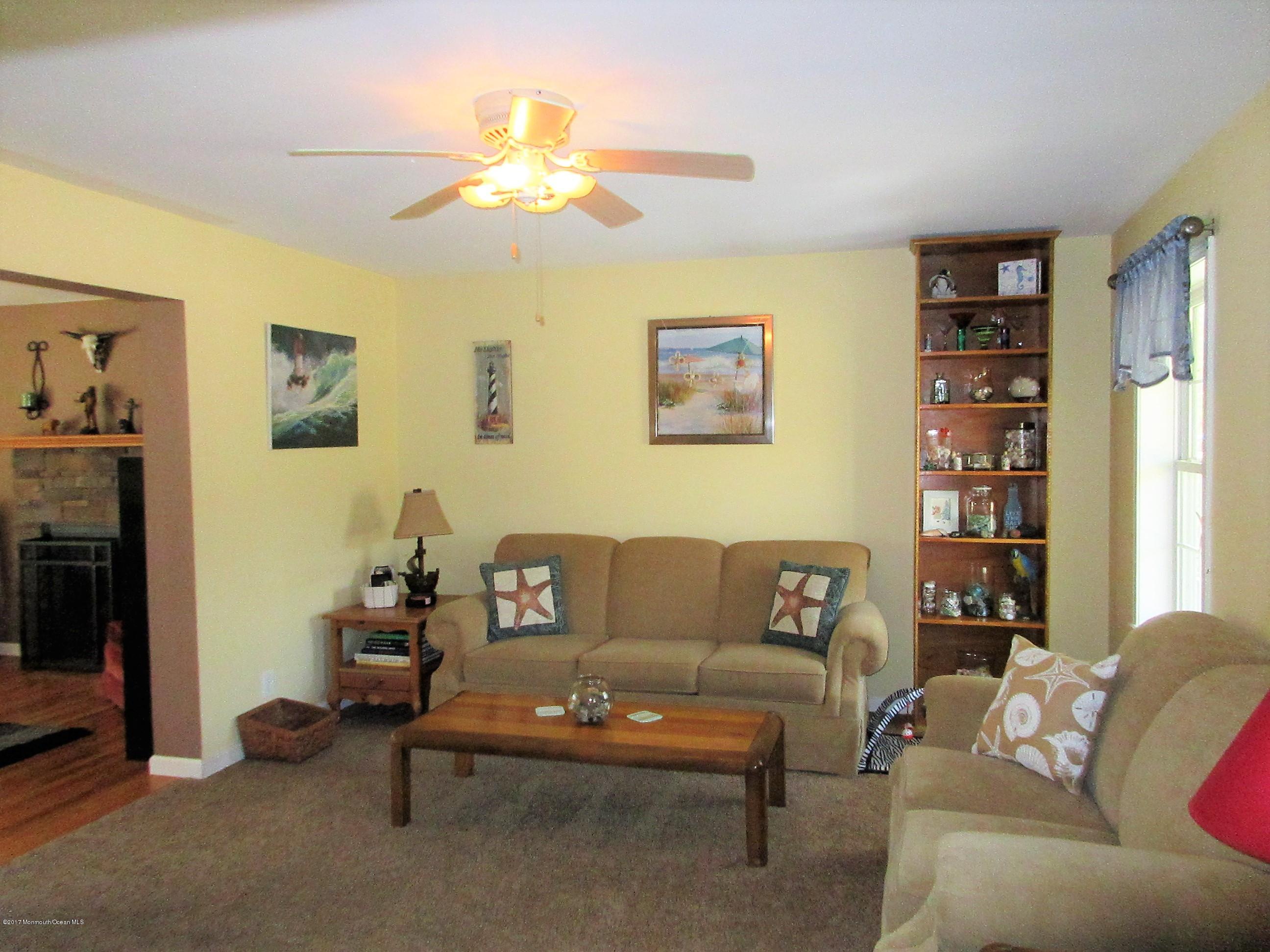 46 Hopkins Road New Egypt, NJ 08533 - Photo 16 of 36 front room