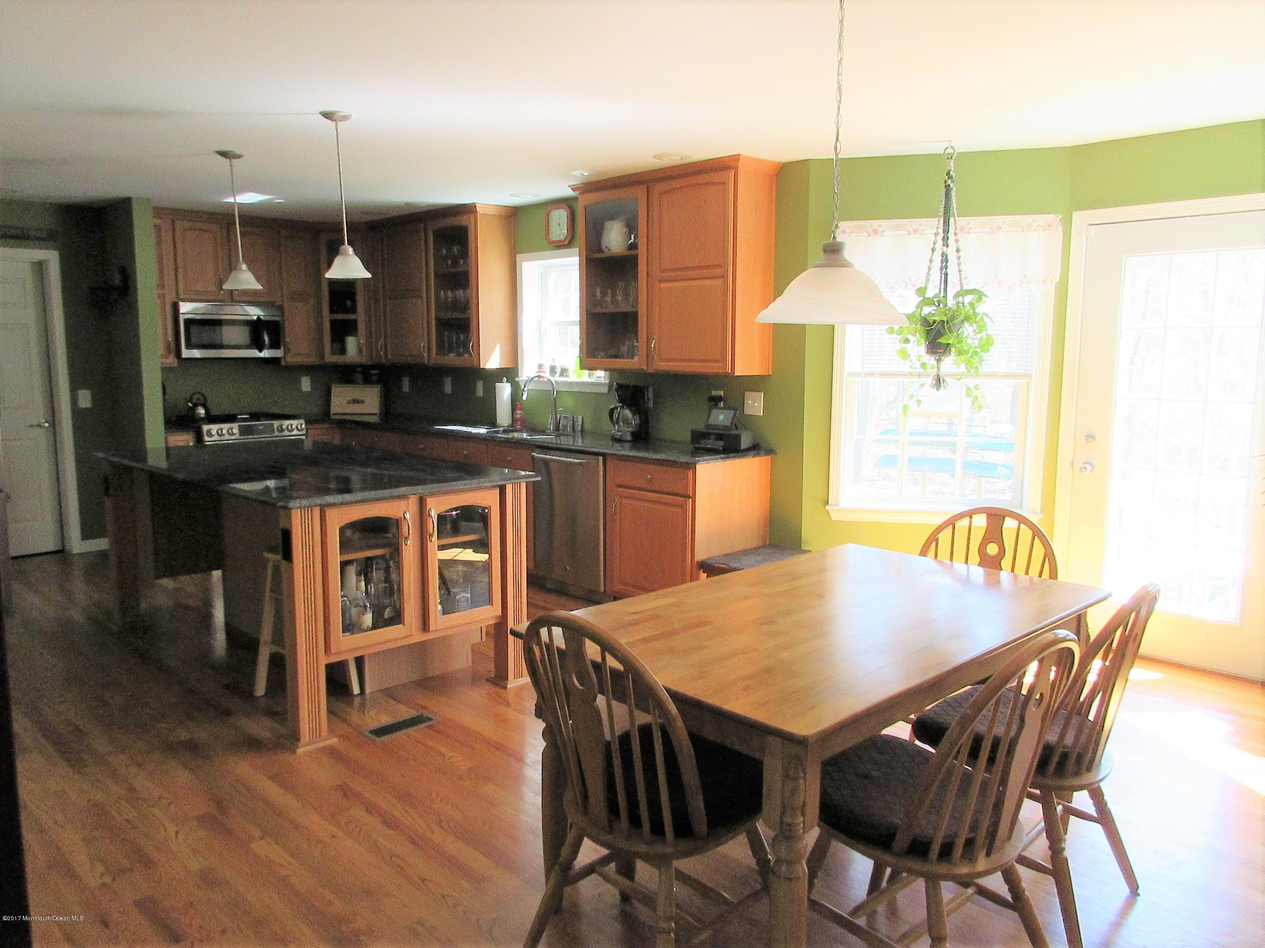 46 Hopkins Road New Egypt, NJ 08533 - Photo 8 of 36 Eat in kitchen