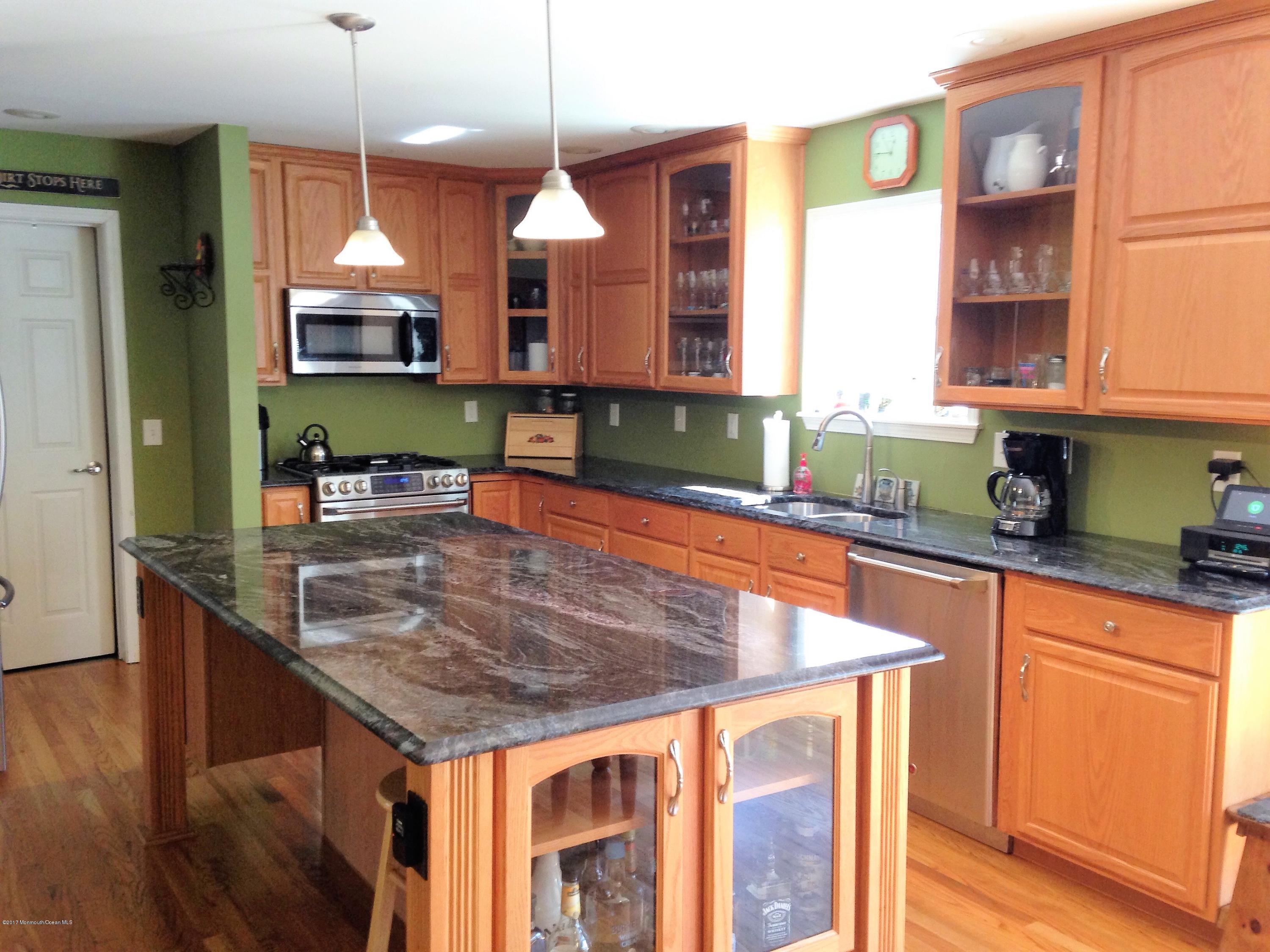 46 Hopkins Road New Egypt, NJ 08533 - Photo 9 of 36 kitchen