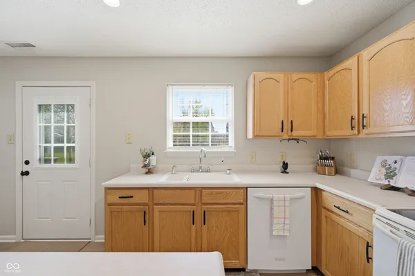 $290,000 | 6775 West Stansbury Boulevard, McCordsville, IN 46055