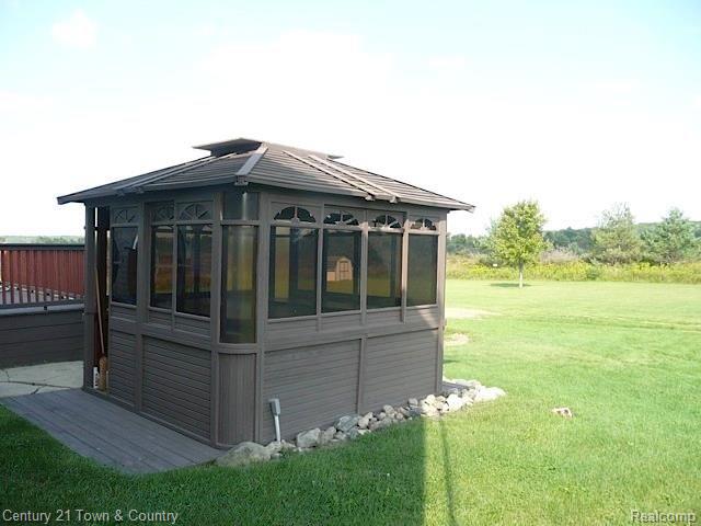 1200 Kinney Road Memphis, MI 48041 - Photo 16 of 26 Jacuzzi2.jpg