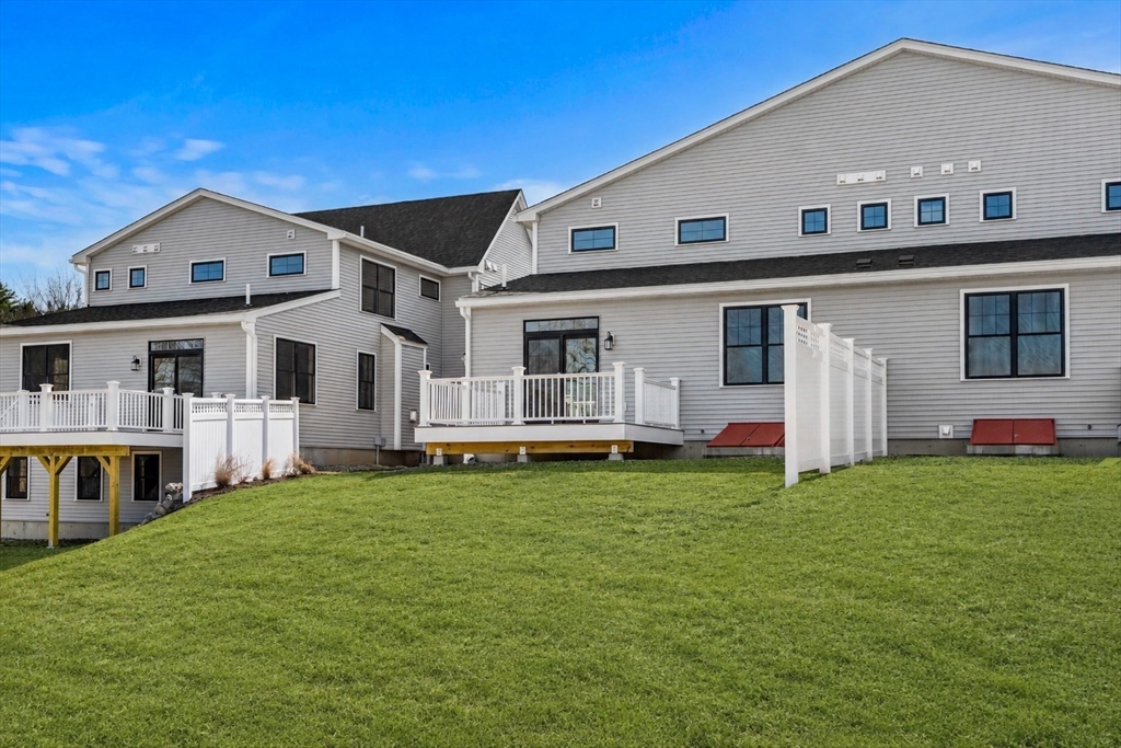 24 Fellows Road, Unit 2 Ipswich, MA 01938 - Photo 4 of 38