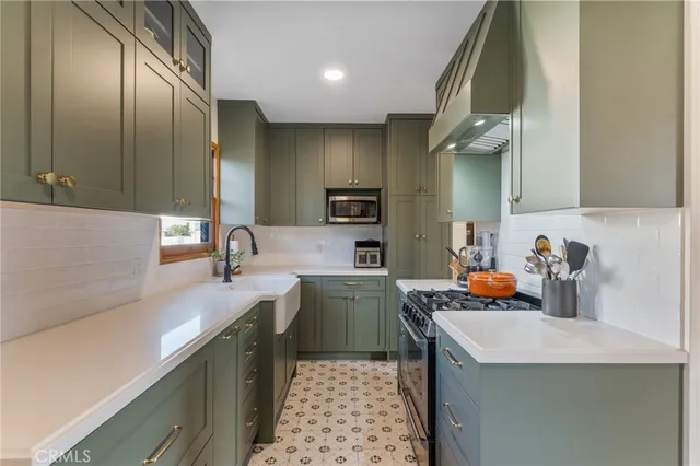 $795,000 | 3430 Lewis Avenue, Long Beach, CA 90807