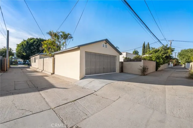 $795,000 | 3430 Lewis Avenue, Long Beach, CA 90807