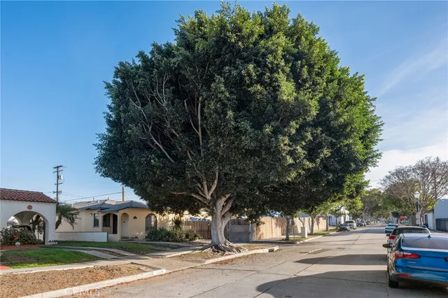 $795,000 | 3430 Lewis Avenue, Long Beach, CA 90807