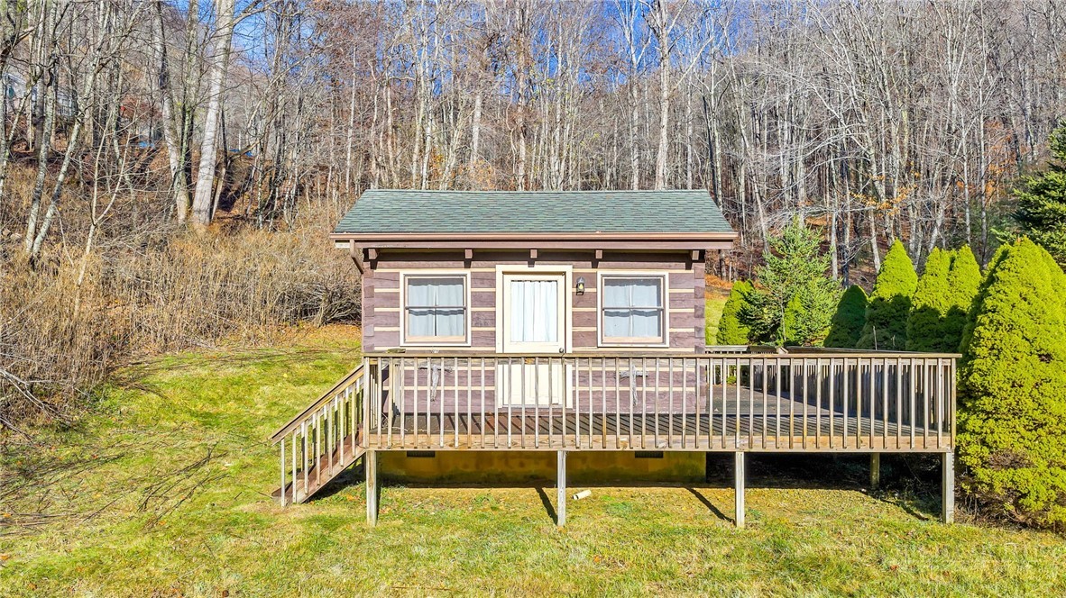 1451 Elliott Road West Jefferson, NC 28694 - Photo 2 of 33