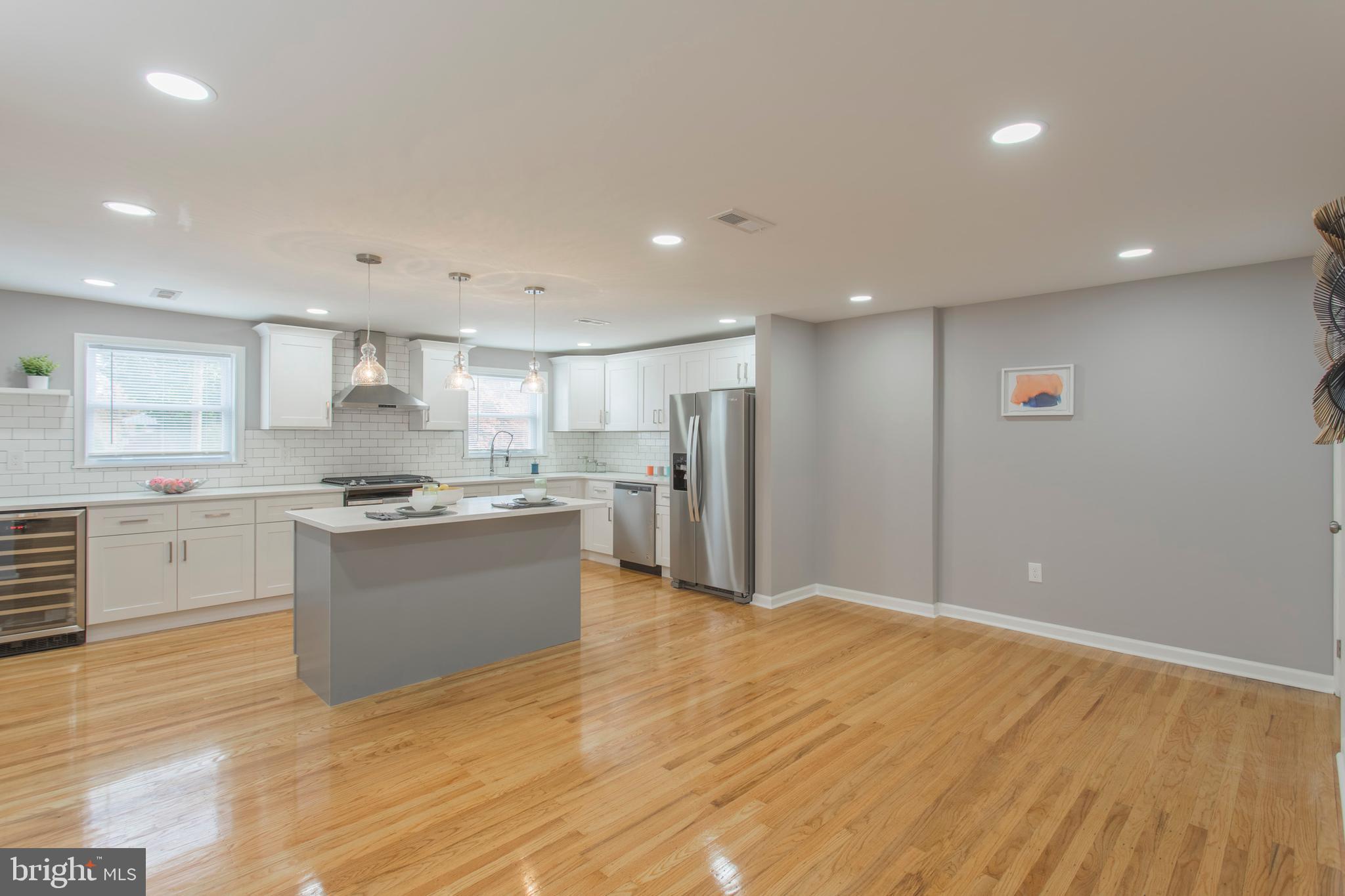 7338 Hiola Road Philadelphia, PA 19128 - Photo 2 of 24 Gallery Image 2