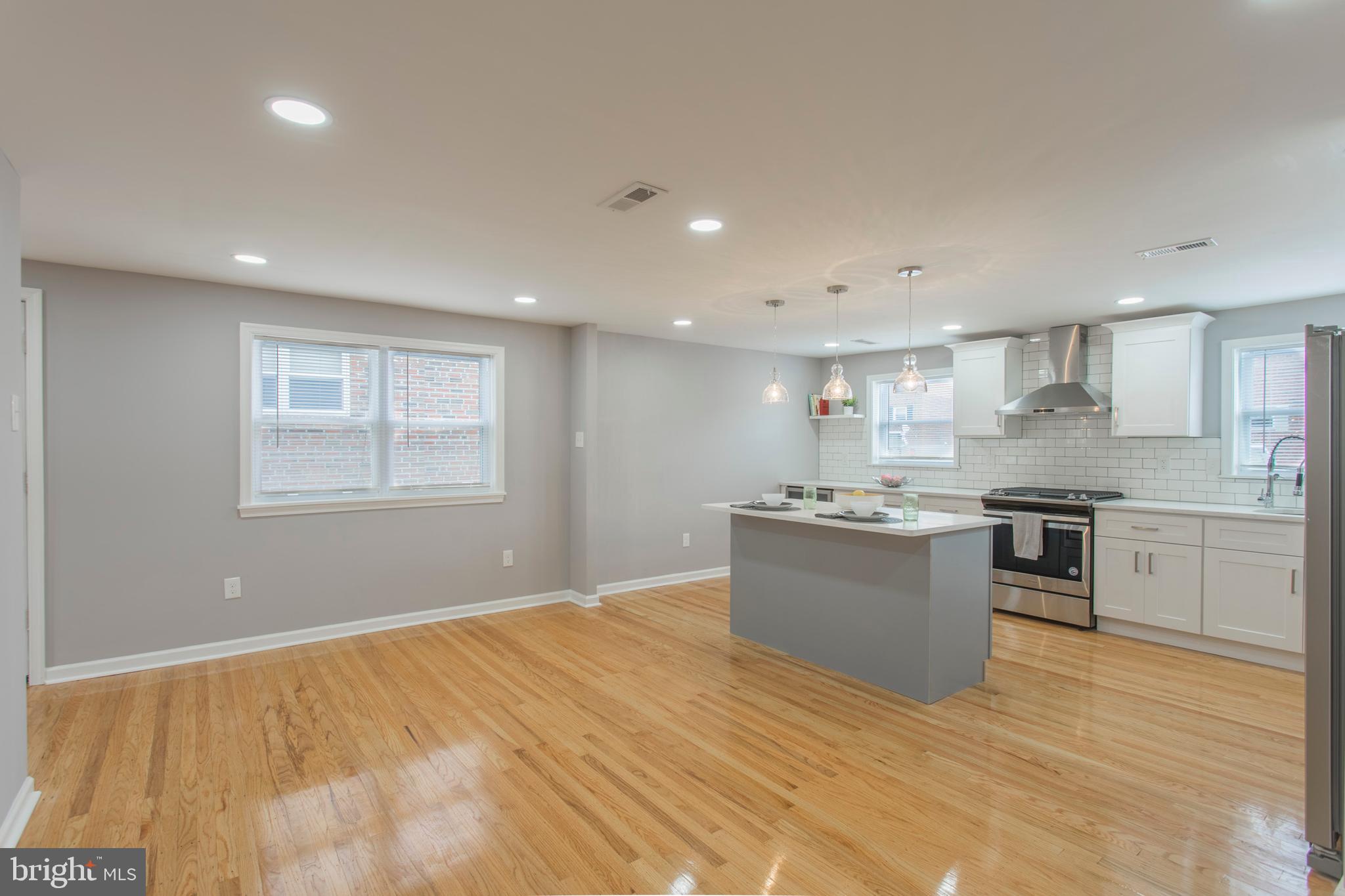 7338 Hiola Road Philadelphia, PA 19128 - Photo 3 of 24 Gallery Image 3