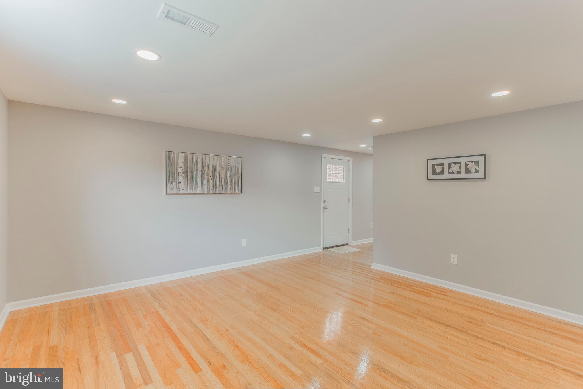 7338 Hiola Road Philadelphia, PA 19128 - Photo 9 of 24 Gallery Image 9