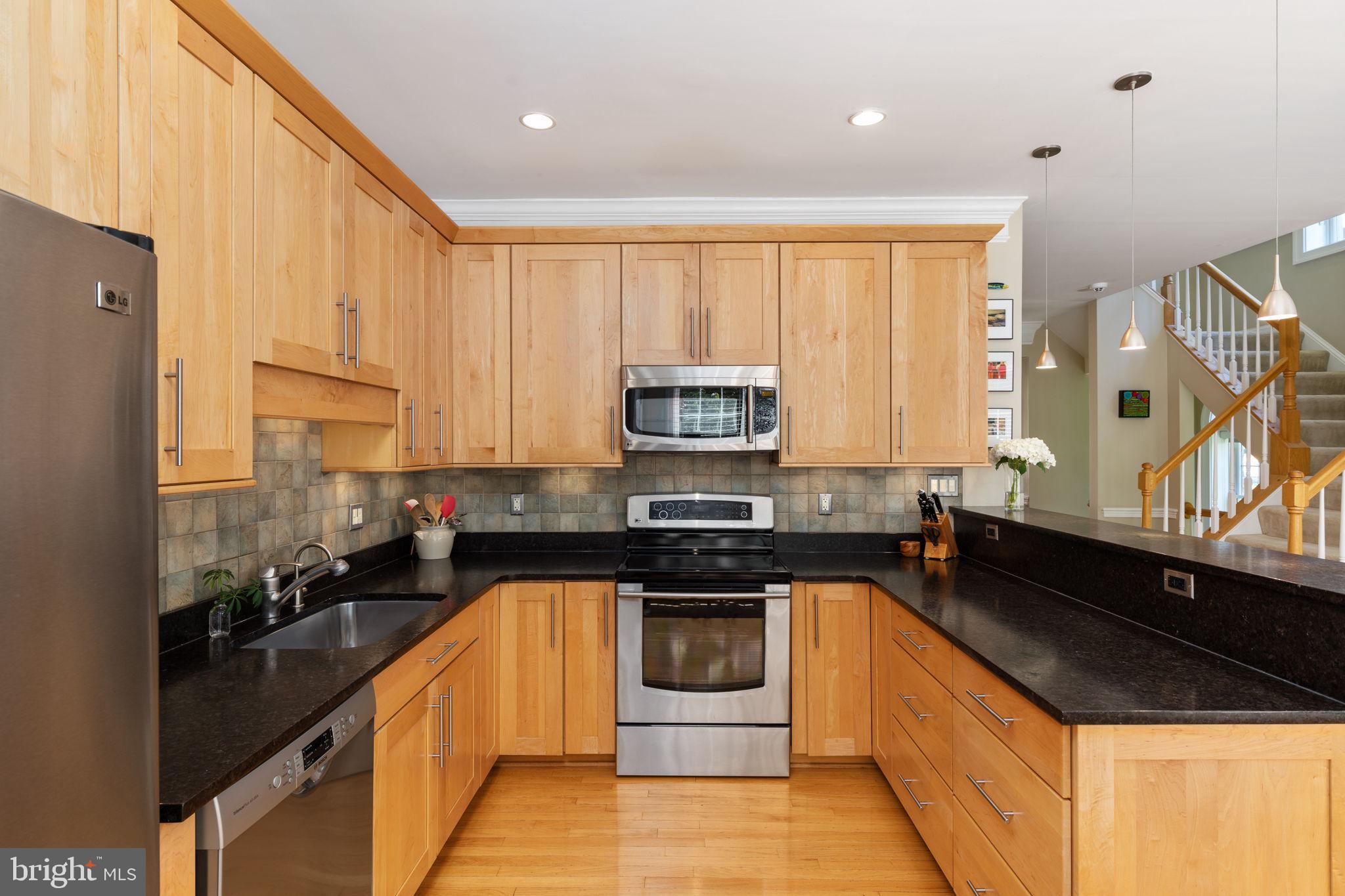 1338 Sundial Drive Reston, VA 20194 - Photo 13 of 51 Kitchen | Main Level