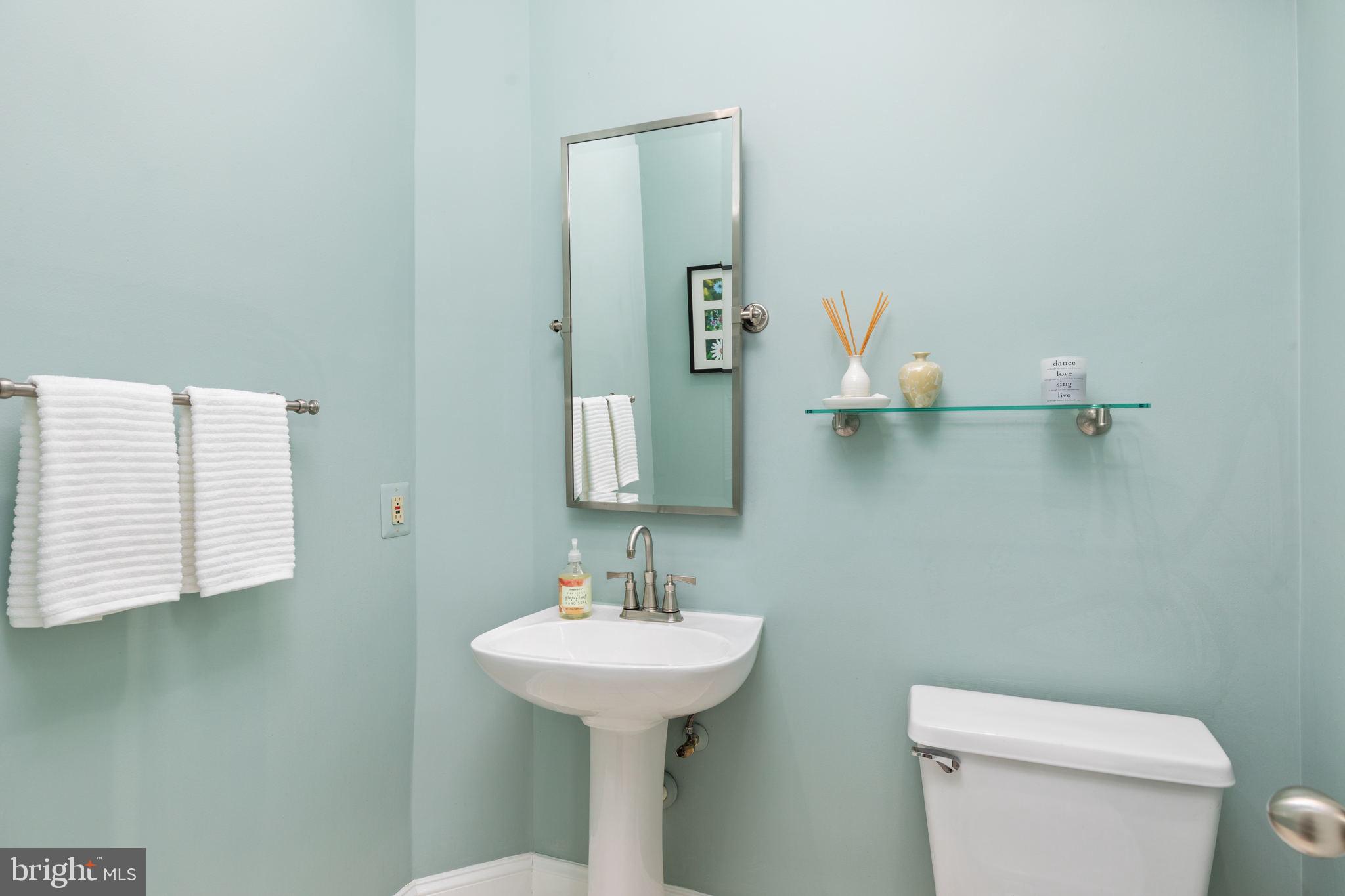 1338 Sundial Drive Reston, VA 20194 - Photo 17 of 51 Powder Room | Main Level