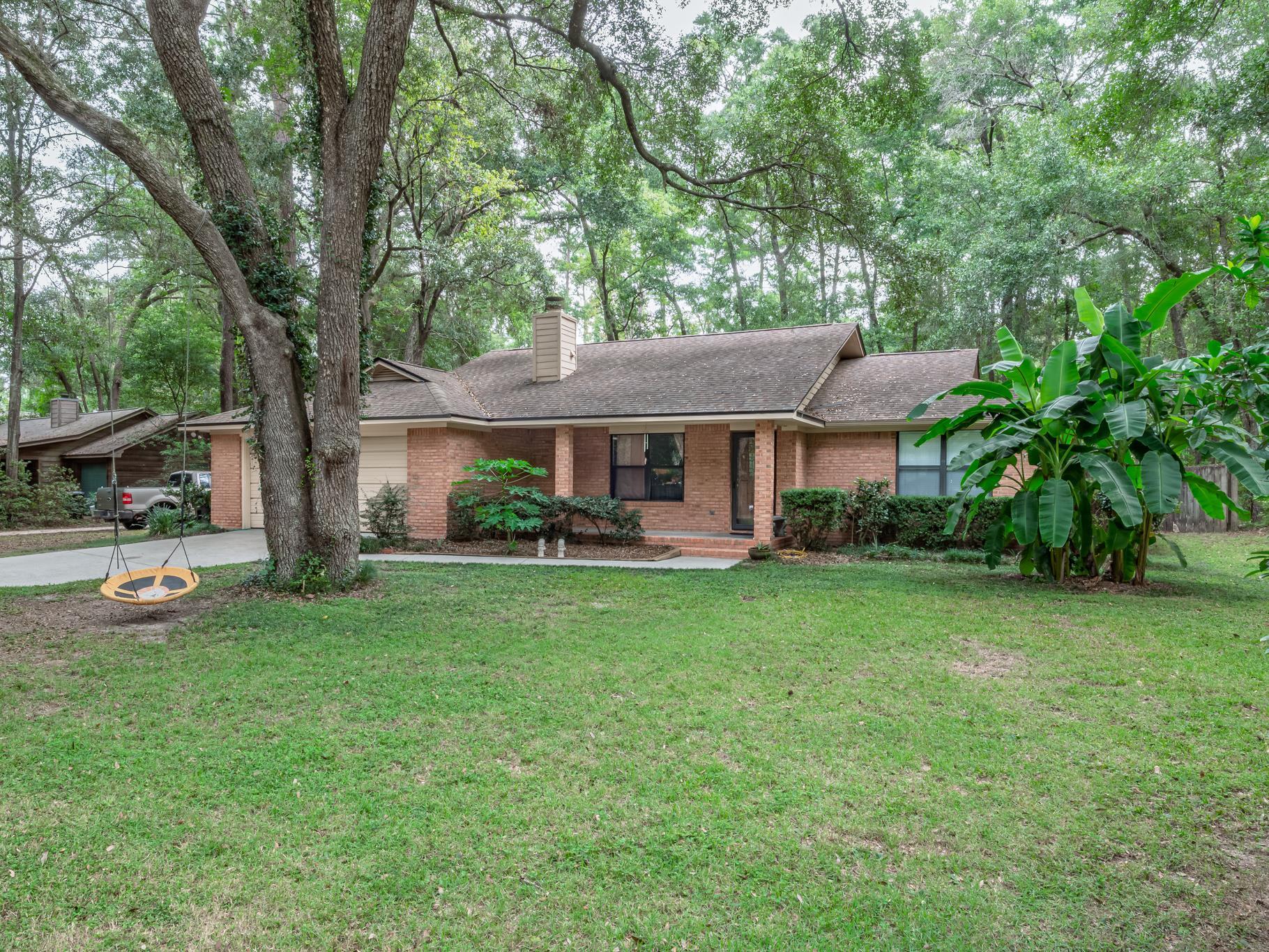 1792 Folkstone Road Tallahassee, FL 32312 - Photo 4 of 41 Gallery Image 4