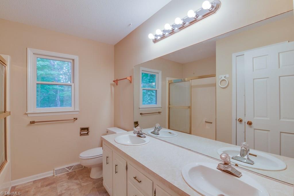 3671 Day Road Walkertown, NC 27051 - Photo 9 of 30 Gallery Image 9