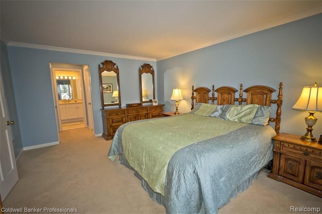 36874 Chesapeake Road Farmington Hills, MI 48335 - Photo 24 of 46
