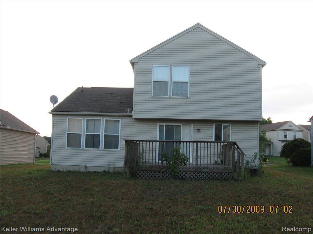 1561 Meadow Ridge Drive Pontiac, MI 48340 - Photo 2 of 5 Back