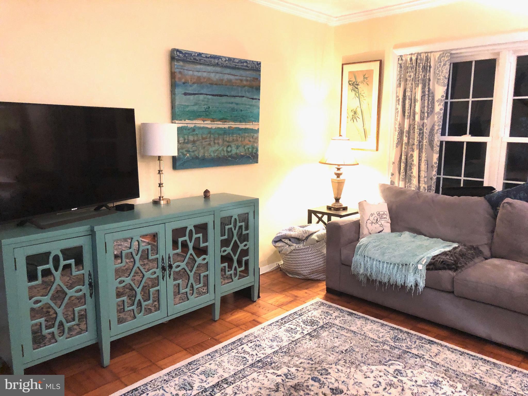3764 Gunston Road Alexandria, VA 22302 - Photo 2 of 15 The living room