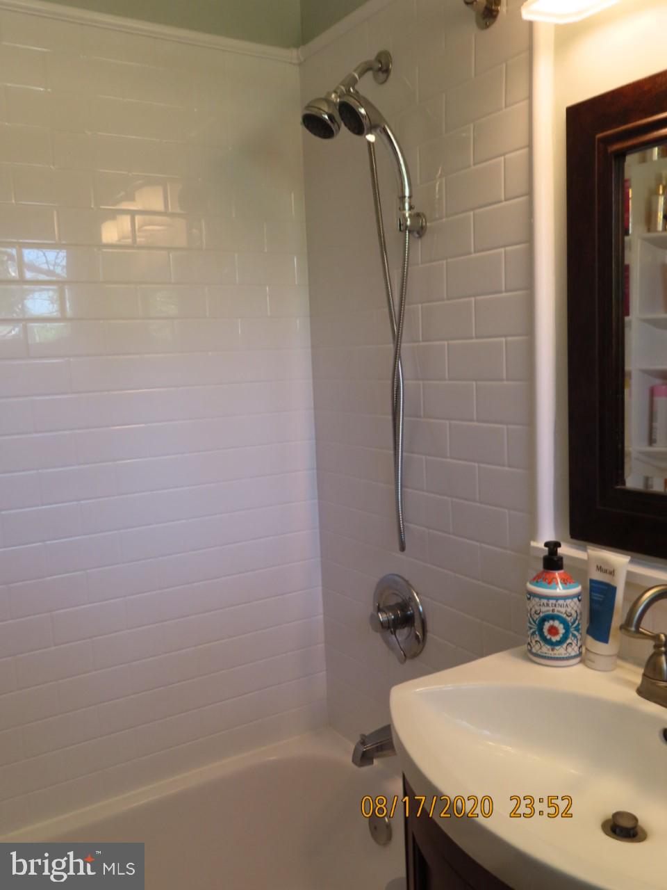 3764 Gunston Road Alexandria, VA 22302 - Photo 10 of 15 the bath