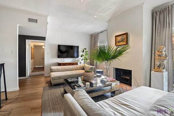 $1,800 | 7640 Lasalle Avenue, Unit 203, Baton Rouge, LA 70806