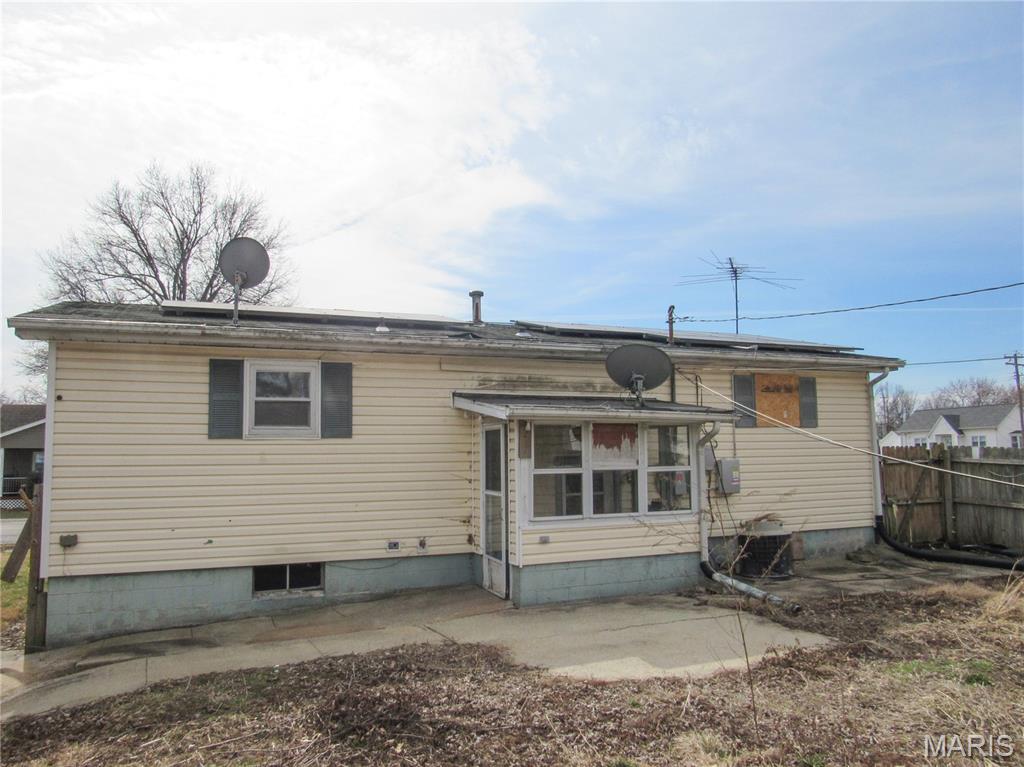 209 West 2nd S Street Mount Olive, IL 62069 - Photo 13 of 14