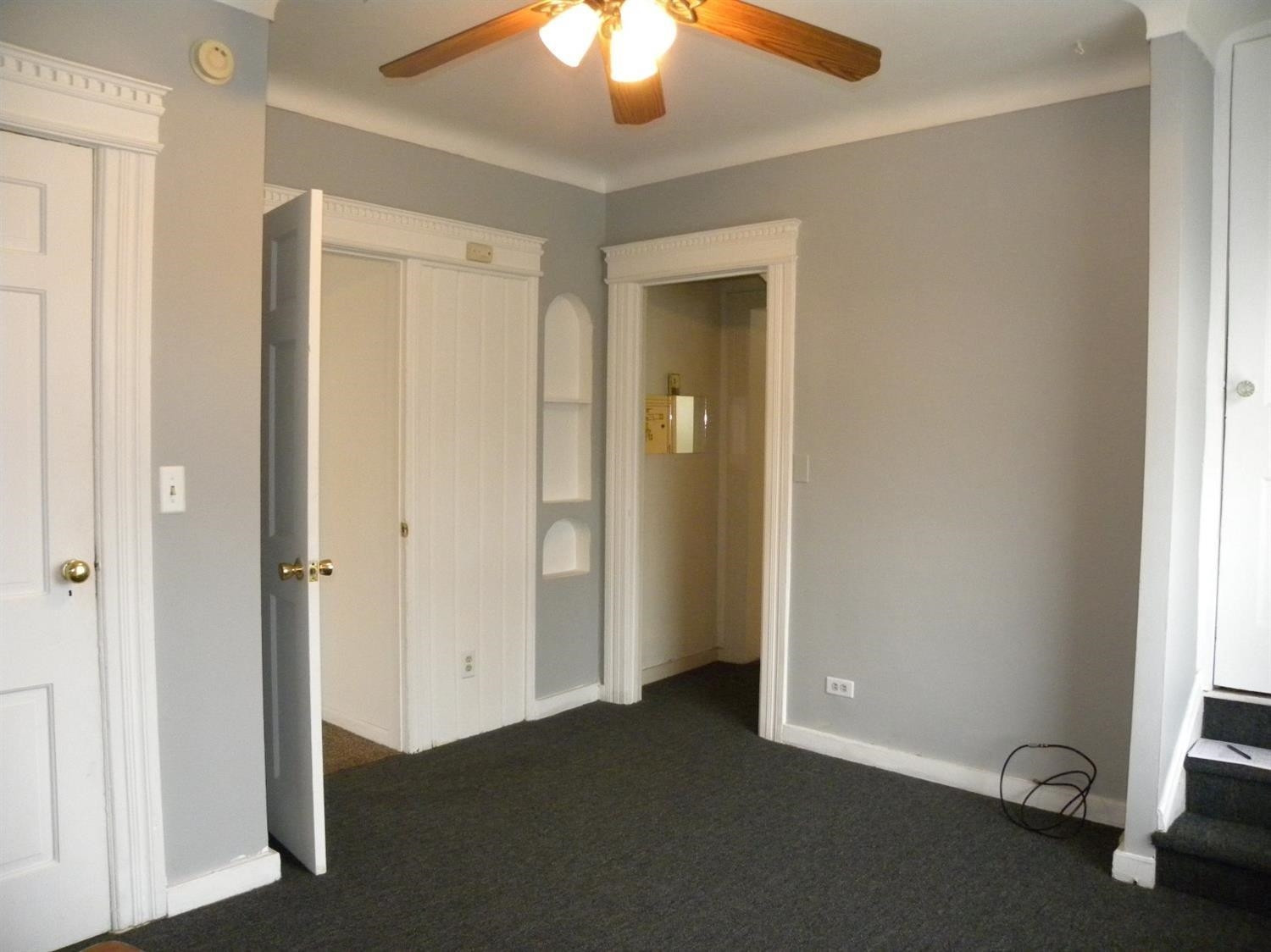 4804 South Wayne Road, Unit 1 Wayne, MI 48184 - Photo 3 of 7 LIVING ROOM