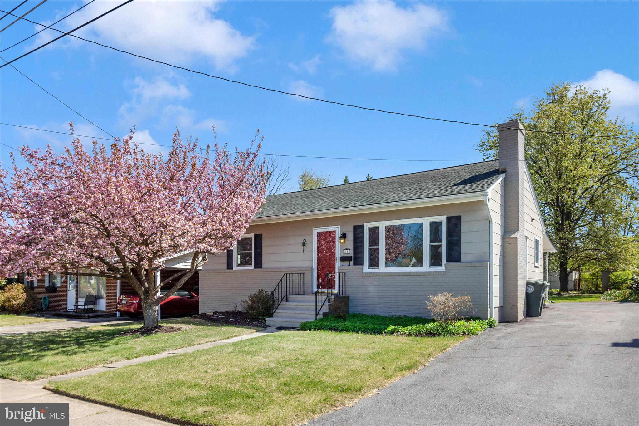 504 Valley Street Frederick, MD 21701 - Photo 42 of 49 Paved drive