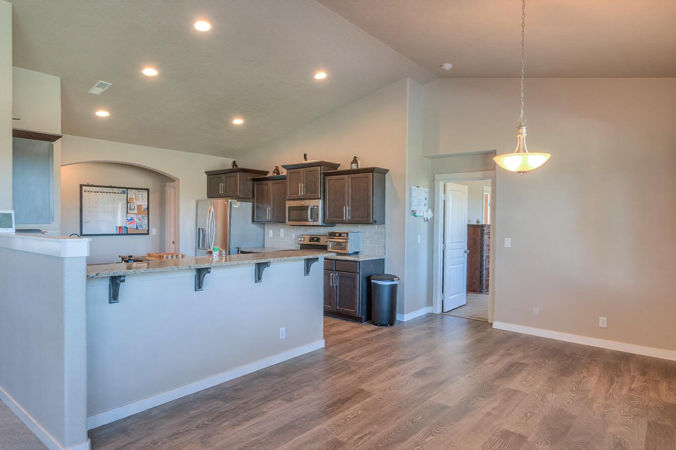 53475 Bridge Drive La Pine, OR 97739 - Photo 5 of 34 IMG_7127 (1)