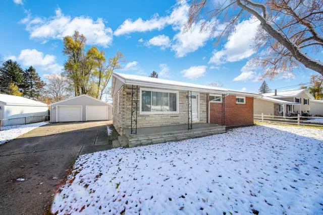 $219,900 | 1273 East Southfield Drive, Jackson, MI 49203