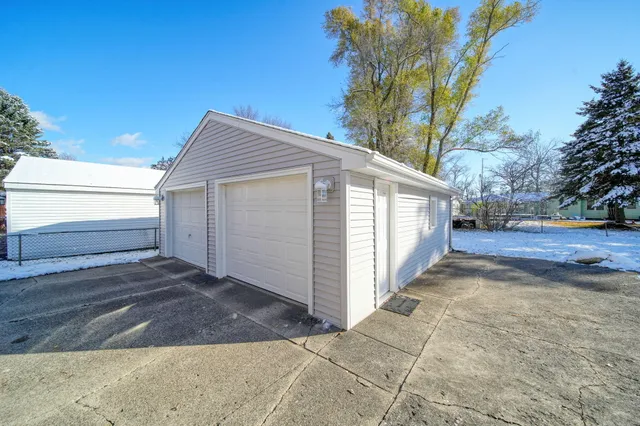 $219,900 | 1273 East Southfield Drive, Jackson, MI 49203