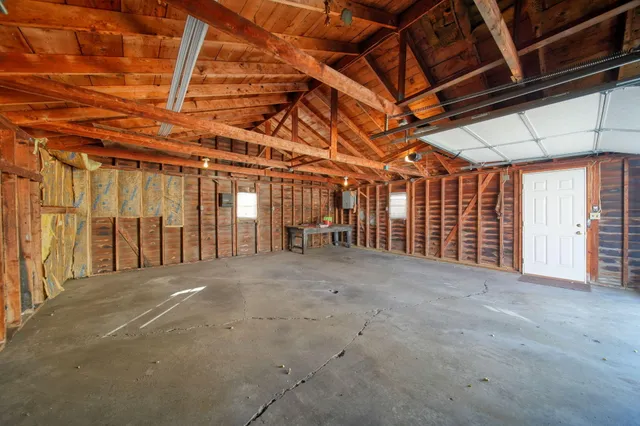 $219,900 | 1273 East Southfield Drive, Jackson, MI 49203