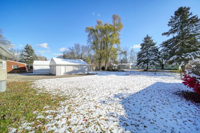 $219,900 | 1273 East Southfield Drive, Jackson, MI 49203