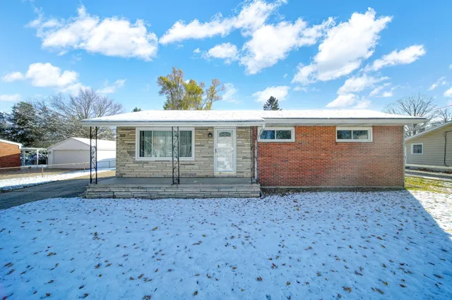 $219,900 | 1273 East Southfield Drive, Jackson, MI 49203