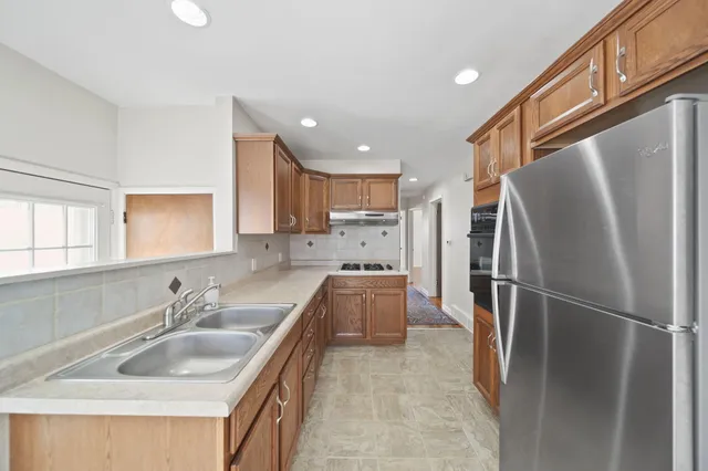 $219,900 | 1273 East Southfield Drive, Jackson, MI 49203