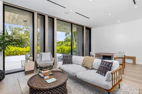 $39,999,999 | 516 Mola Avenue, Fort Lauderdale, FL 33301