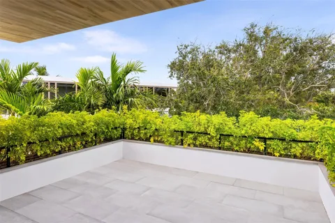 $39,999,999 | 516 Mola Avenue, Fort Lauderdale, FL 33301