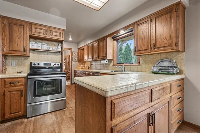 $485,000 | 12893 Cambridge Court, Leawood, KS 66209