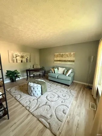 $2,500 | 4816 North Ashcroft Lane, Bloomington, IN 47404