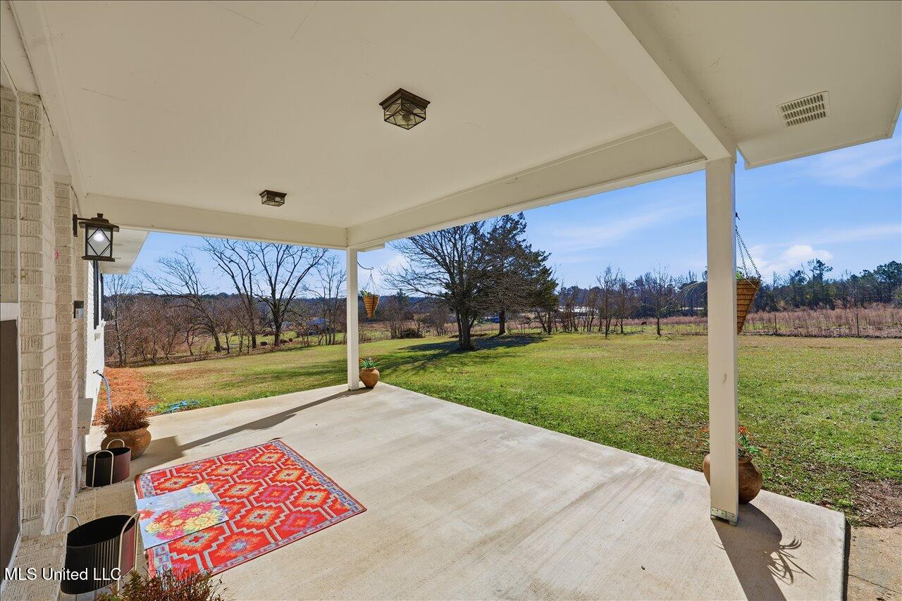 144 Walter Jones Road Magee, MS 39111 - Photo 5 of 62 05-144 Walter Jones Rd _ Home Tours MS