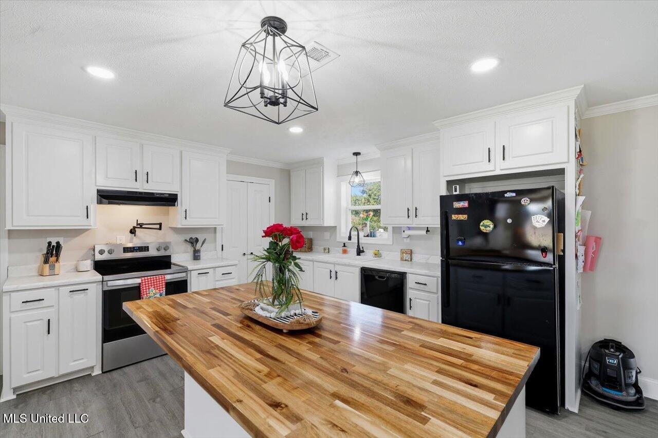 144 Walter Jones Road Magee, MS 39111 - Photo 10 of 62 10-144 Walter Jones Rd _ Home Tours MS