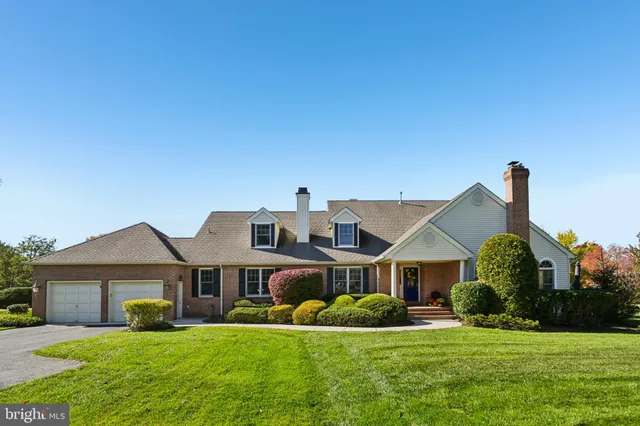 $1,250,000 | 437 Windrow Clusters Drive, Moorestown, NJ 08057